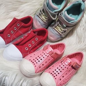 Girls sneakers size 10